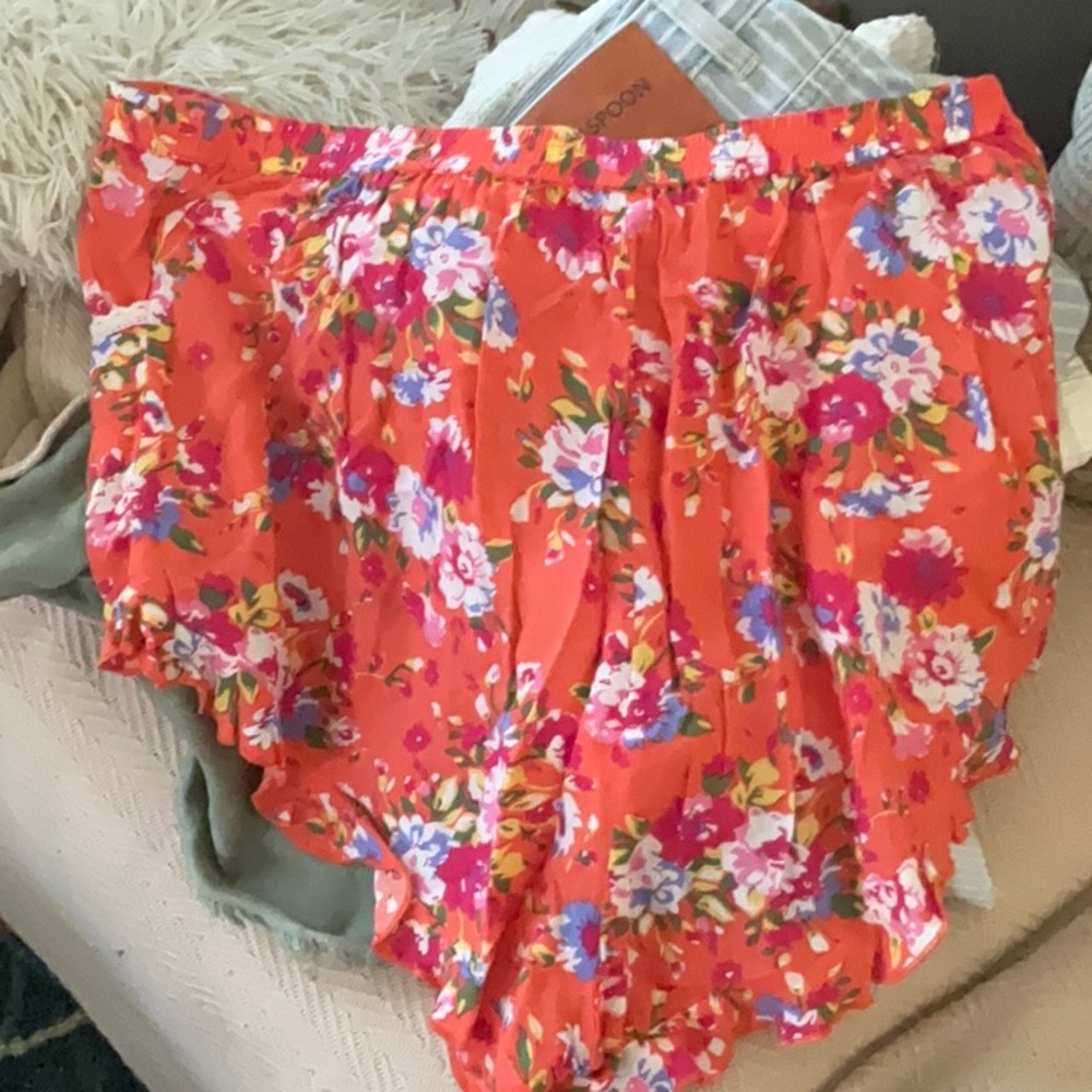 Spell Revolver Floral print shorts L - Picture 9 of 9